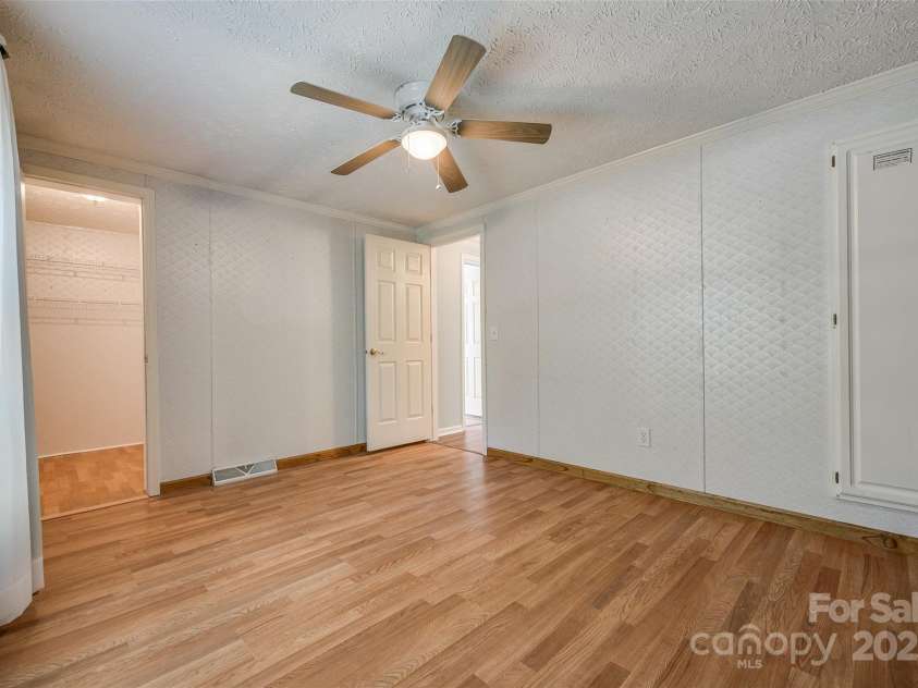 1060 Sierra Road, York, SC 29745.  MLS# CAR4245532, YatesRealty ID 8289. 