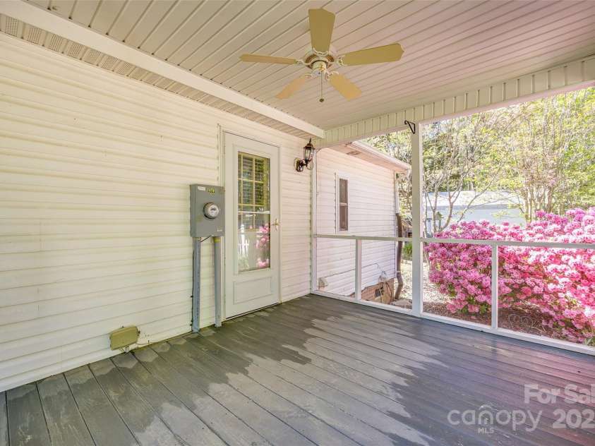 1060 Sierra Road, York, SC 29745.  MLS# CAR4245532, YatesRealty ID 8289. 