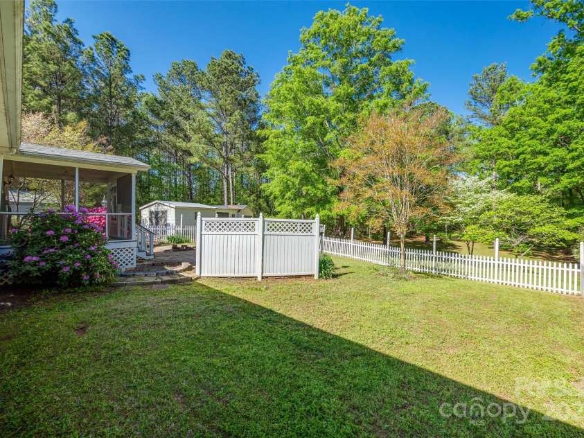 1060 Sierra Road, York, SC 29745.  MLS# CAR4245532, YatesRealty ID 8289. 