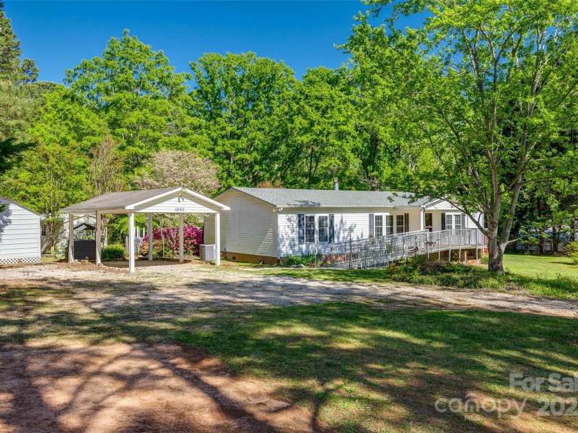 1060 Sierra Road, York, SC 29745.  MLS# CAR4245532, YatesRealty ID 8289. 