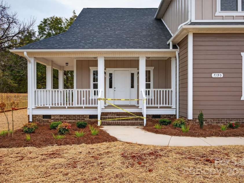 7195 Mooresville Road, Salisbury, NC 28147.  MLS# CAR4320534, YatesRealty ID 829. 