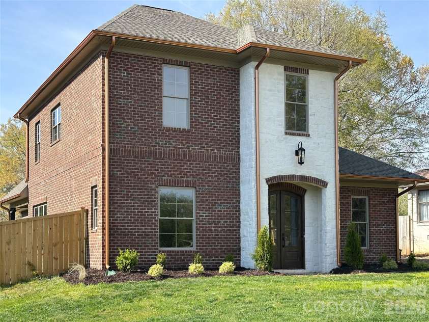 1705 Brandywine Drive, Matthews, NC 28105.  MLS# CAR4363355, YatesRealty ID 8290. 