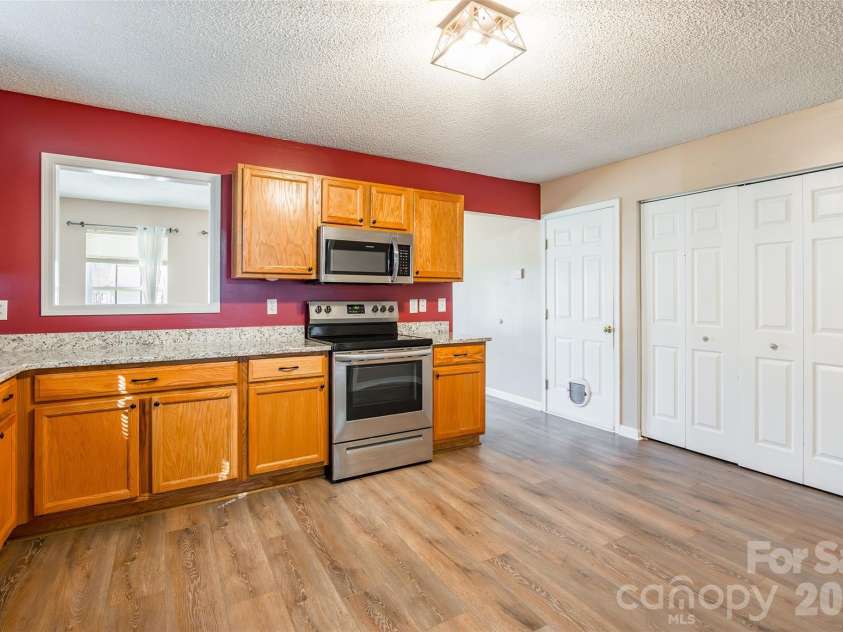 689 Lynville Lane, Rock Hill, SC 29730.  MLS# CAR4358829, YatesRealty ID 8291. 