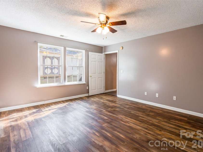 689 Lynville Lane, Rock Hill, SC 29730.  MLS# CAR4358829, YatesRealty ID 8291. 