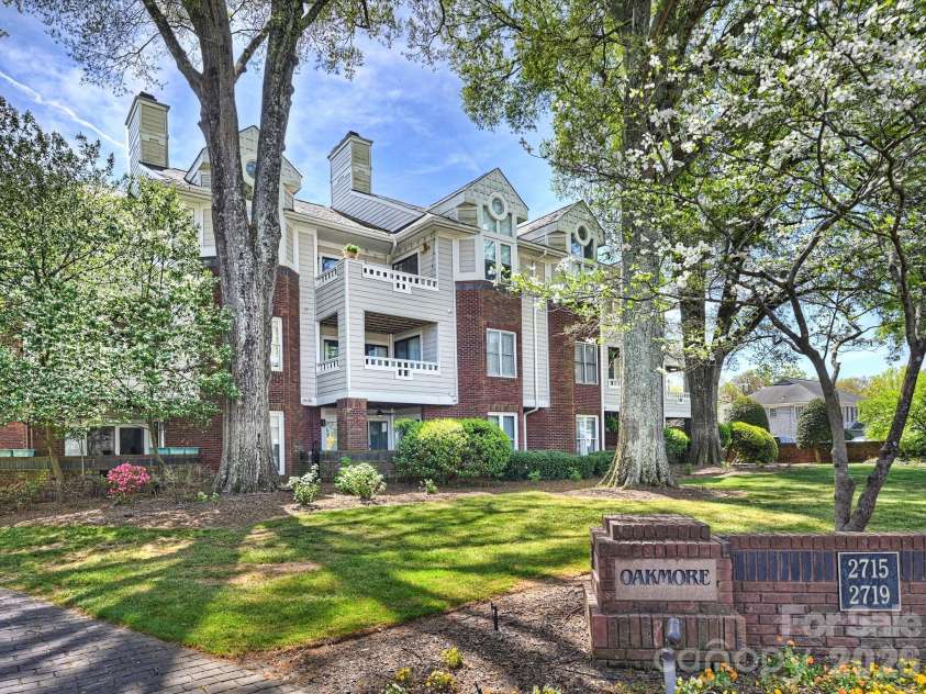 2719 Selwyn Avenue, Charlotte, NC 28209.  MLS# CAR4364340, YatesRealty ID 8292. 