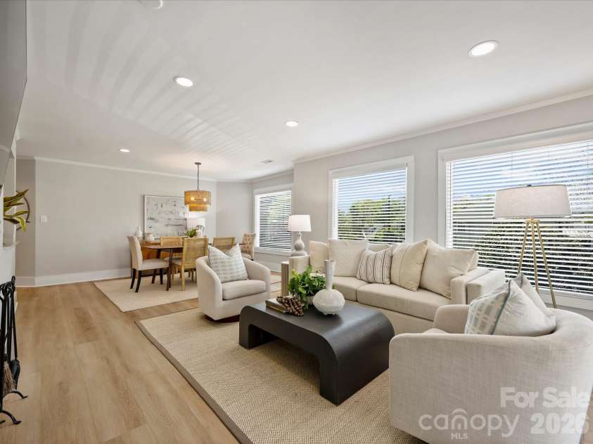 2719 Selwyn Avenue, Charlotte, NC 28209.  MLS# CAR4364340, YatesRealty ID 8292. 