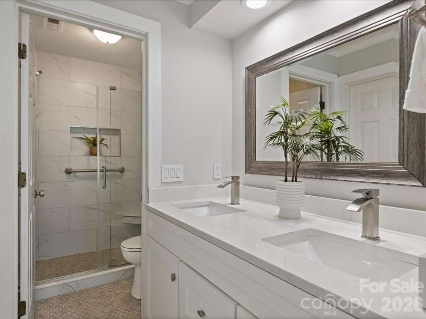 2719 Selwyn Avenue, Charlotte, NC 28209.  MLS# CAR4364340, YatesRealty ID 8292. 