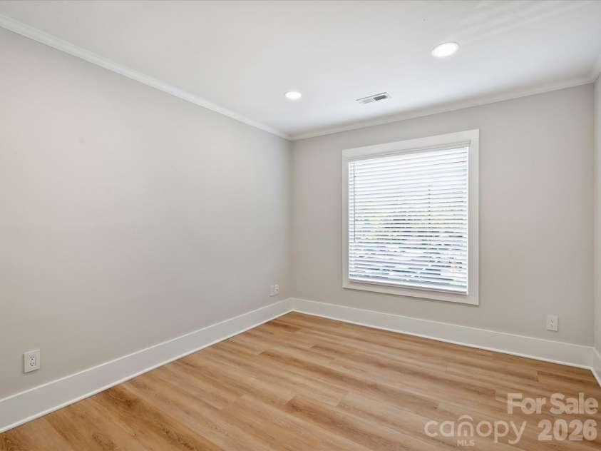 2719 Selwyn Avenue, Charlotte, NC 28209.  MLS# CAR4364340, YatesRealty ID 8292. 