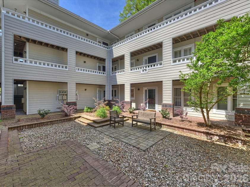 2719 Selwyn Avenue, Charlotte, NC 28209.  MLS# CAR4364340, YatesRealty ID 8292. 