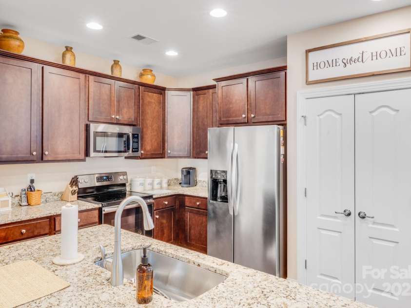 11135 Bailey Park Nature Drive, Cornelius, NC 28031.  MLS# CAR4332152, YatesRealty ID 8293. 