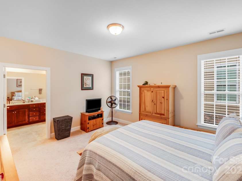 11135 Bailey Park Nature Drive, Cornelius, NC 28031.  MLS# CAR4332152, YatesRealty ID 8293. 