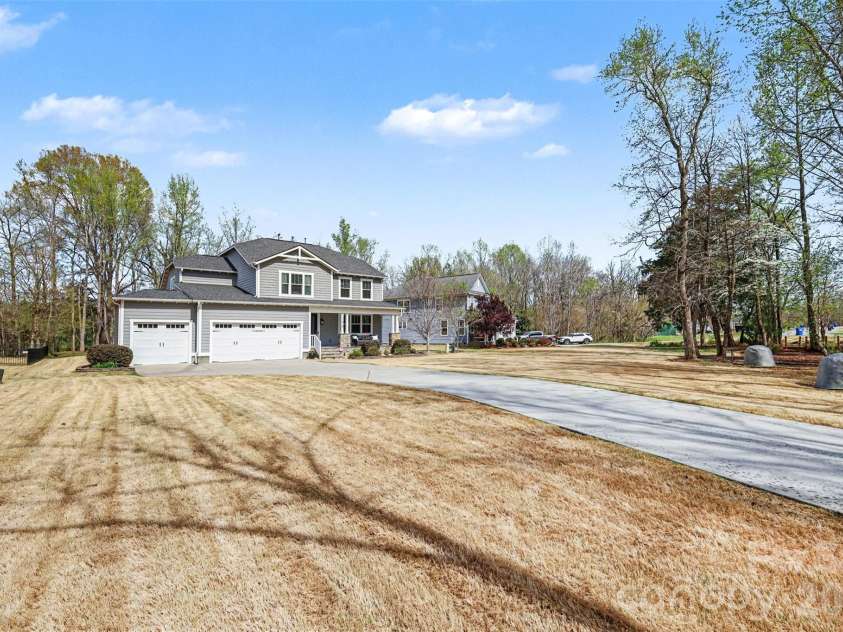 174 Country Lake Drive, Mooresville, NC 28115.  MLS# CAR4361802, YatesRealty ID 8293. 