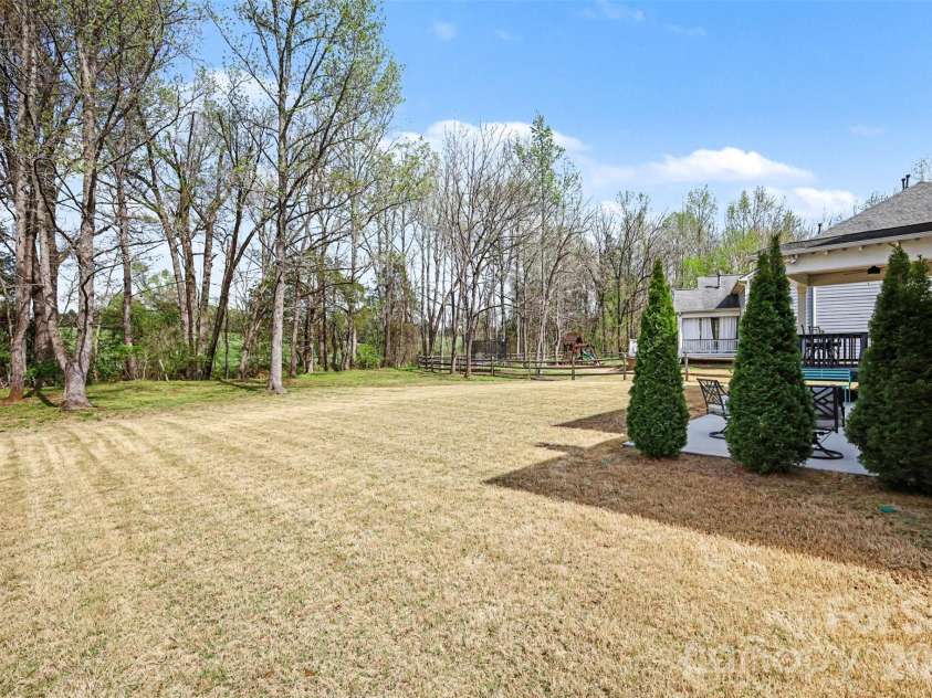 174 Country Lake Drive, Mooresville, NC 28115.  MLS# CAR4361802, YatesRealty ID 8293. 