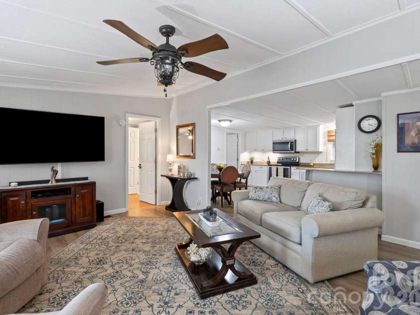 12 Timbers Edge Lane, Fairview, NC 28730.  MLS# CAR4387395, YatesRealty ID 8294. 