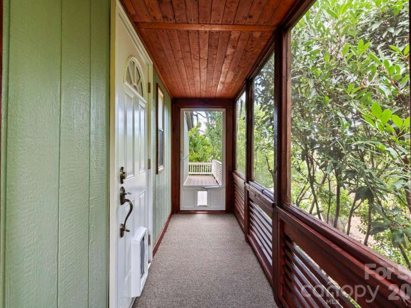 12 Timbers Edge Lane, Fairview, NC 28730.  MLS# CAR4387395, YatesRealty ID 8294. 