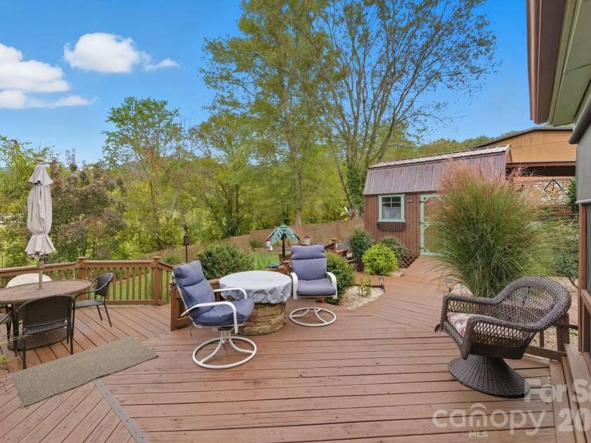 12 Timbers Edge Lane, Fairview, NC 28730.  MLS# CAR4387395, YatesRealty ID 8294. 