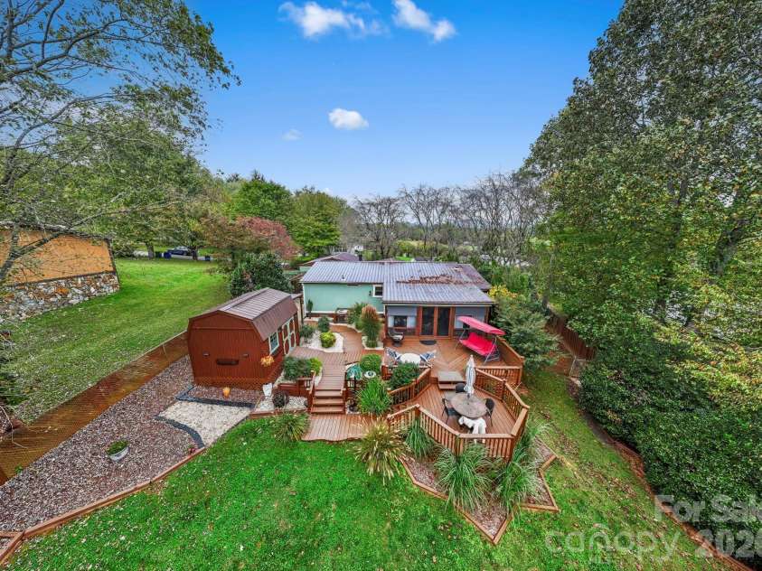 12 Timbers Edge Lane, Fairview, NC 28730.  MLS# CAR4387395, YatesRealty ID 8294. 