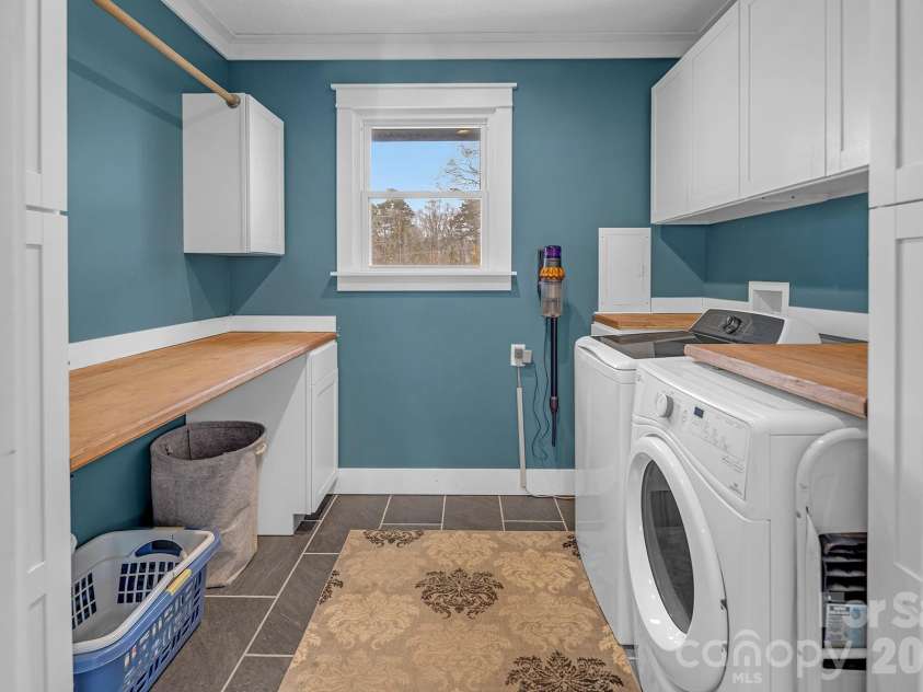 8550 Cottonwood Trail, Concord, NC 28027.  MLS# CAR4342361, YatesRealty ID 8295. Laundry room
