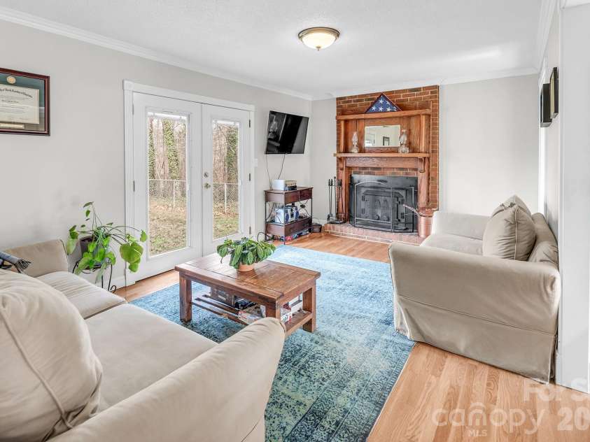 8550 Cottonwood Trail, Concord, NC 28027.  MLS# CAR4342361, YatesRealty ID 8295. Living room 