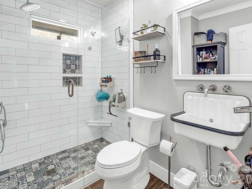 8550 Cottonwood Trail, Concord, NC 28027.  MLS# CAR4342361, YatesRealty ID 8295. Primary bathroom