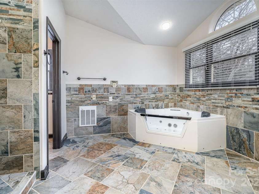 8909 Abberley Court, Huntersville, NC 28078.  MLS# CAR4232002, YatesRealty ID 8295. 