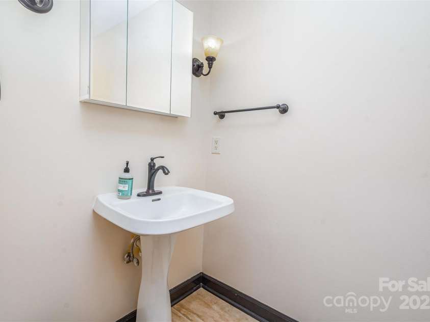 8909 Abberley Court, Huntersville, NC 28078.  MLS# CAR4232002, YatesRealty ID 8295. 