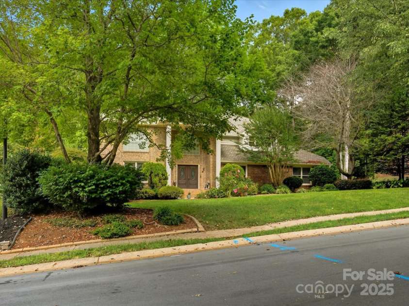8909 Abberley Court, Huntersville, NC 28078.  MLS# CAR4292475, YatesRealty ID 8295. 