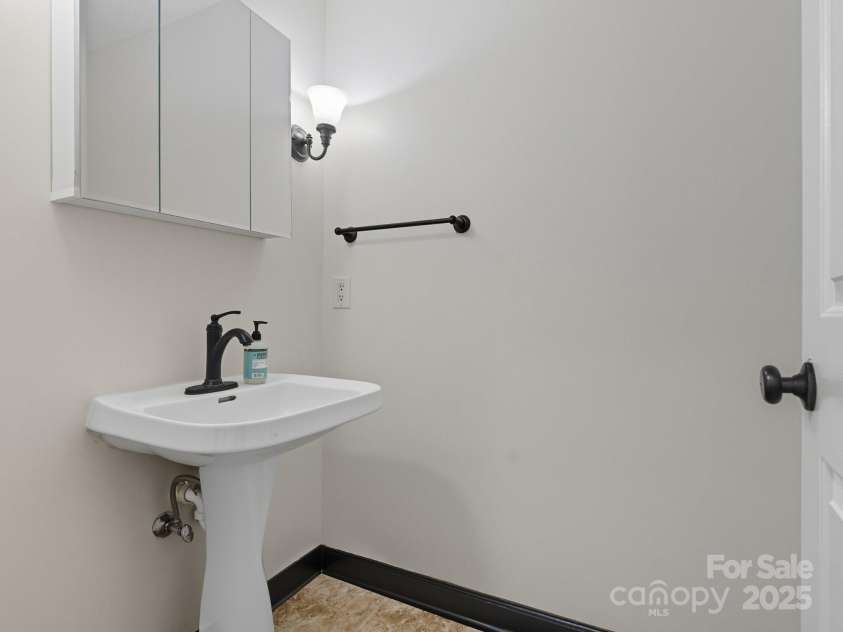 8909 Abberley Court, Huntersville, NC 28078.  MLS# CAR4292475, YatesRealty ID 8295. 