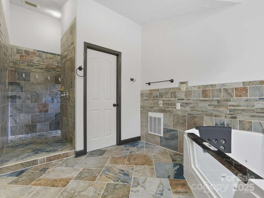 8909 Abberley Court, Huntersville, NC 28078.  MLS# CAR4292475, YatesRealty ID 8295. 