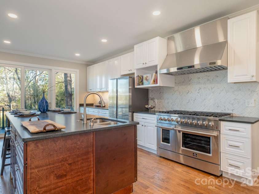 20105 Chapel Point Lane, Cornelius, NC 28031.  MLS# CAR4225021, YatesRealty ID 8296. 