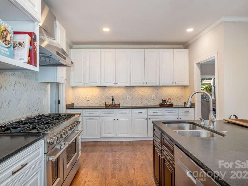 20105 Chapel Point Lane, Cornelius, NC 28031.  MLS# CAR4225021, YatesRealty ID 8296. 