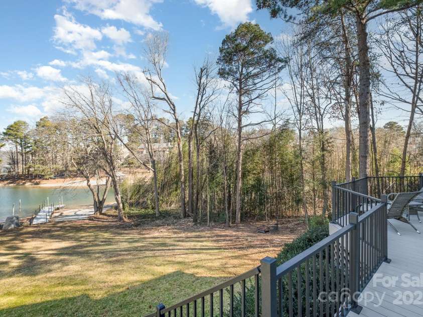 20105 Chapel Point Lane, Cornelius, NC 28031.  MLS# CAR4225021, YatesRealty ID 8296. 