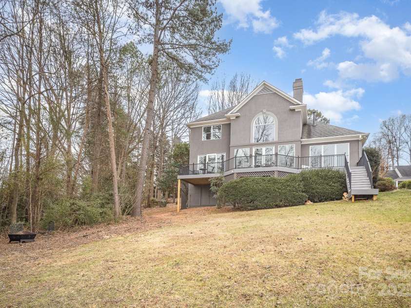 20105 Chapel Point Lane, Cornelius, NC 28031.  MLS# CAR4225021, YatesRealty ID 8296. 