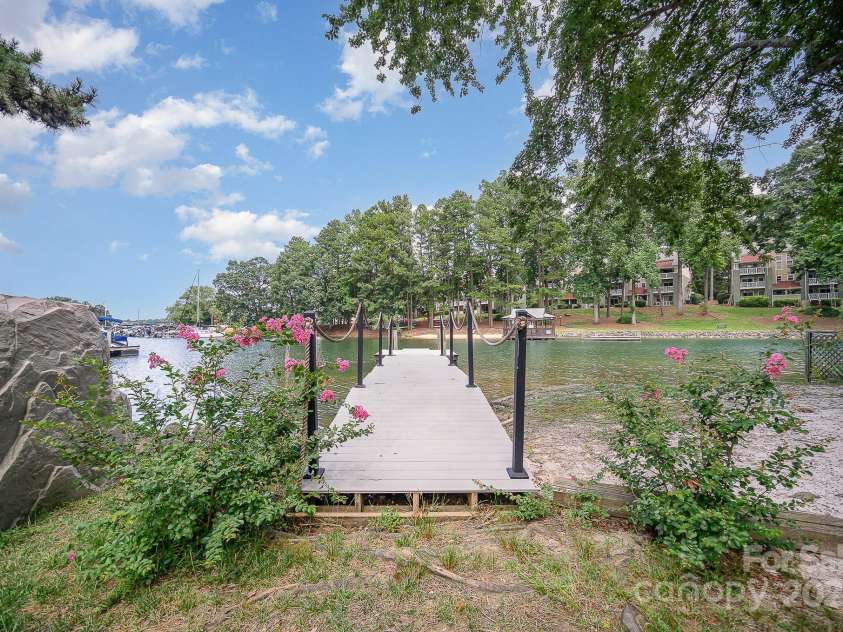 20105 Chapel Point Lane, Cornelius, NC 28031.  MLS# CAR4284650, YatesRealty ID 8296. 