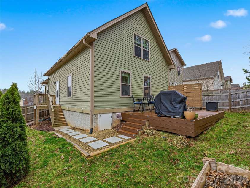 21 Yarrow Meadow Road, Weaverville, NC 28787.  MLS# CAR4352433, YatesRealty ID 8296. 