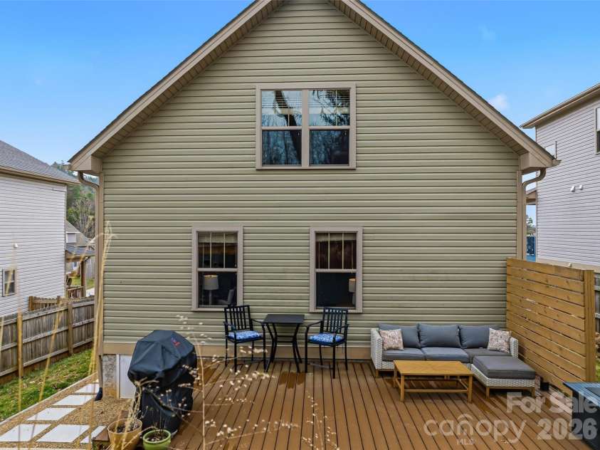 21 Yarrow Meadow Road, Weaverville, NC 28787.  MLS# CAR4352433, YatesRealty ID 8296. 
