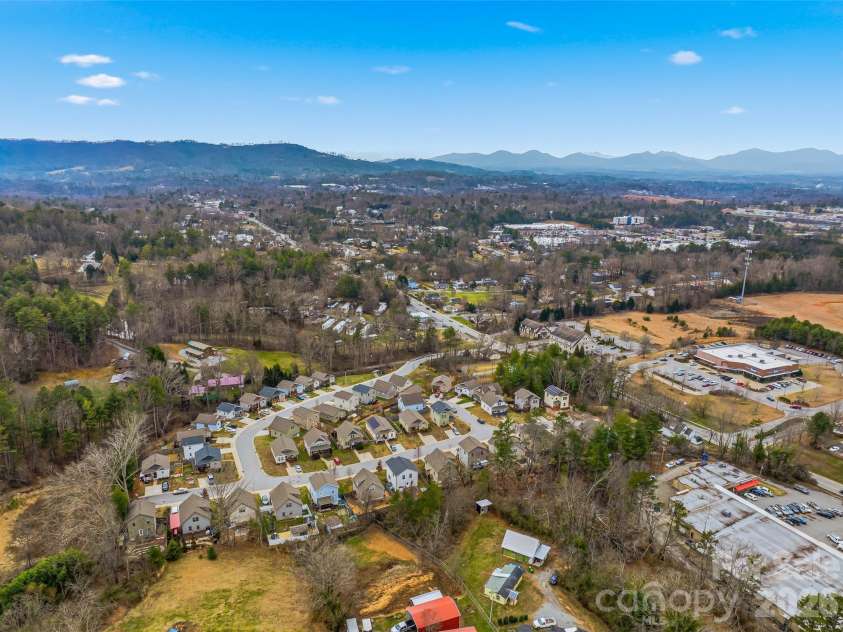 21 Yarrow Meadow Road, Weaverville, NC 28787.  MLS# CAR4352433, YatesRealty ID 8296. 