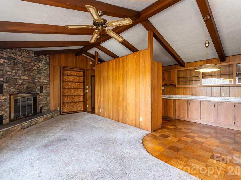 180 Lakewood Drive, Asheville, NC 28803.  MLS# CAR4341073, YatesRealty ID 8297. 2 Bedroom Living Room