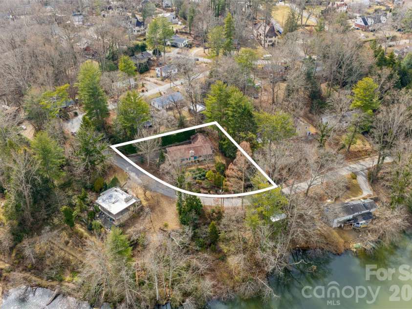 180 Lakewood Drive, Asheville, NC 28803.  MLS# CAR4341073, YatesRealty ID 8297. Location to Lake
