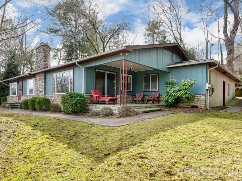 180 Lakewood Drive, Asheville, NC 28803.  MLS# CAR4341073, YatesRealty ID 8297. Porch for 2 Bedroom Unit