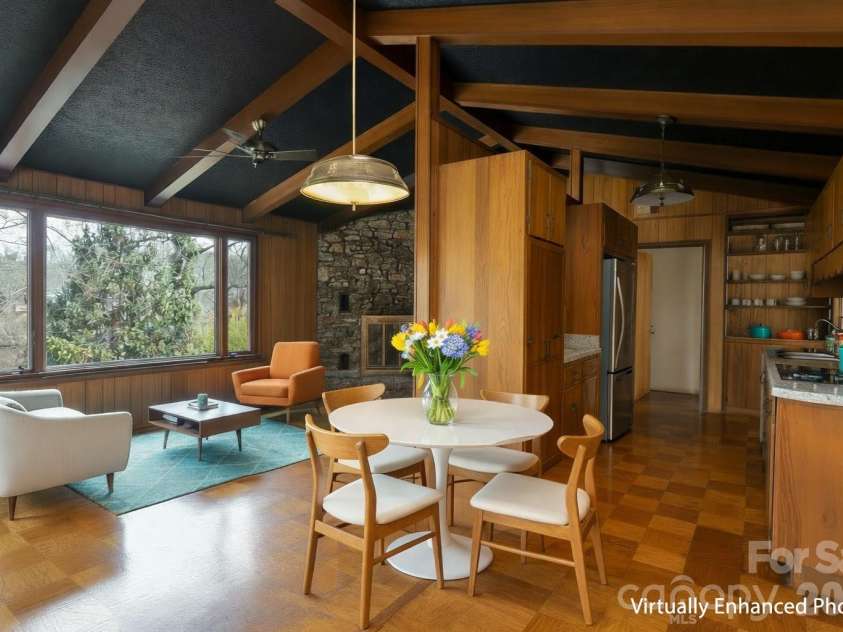 180 Lakewood Drive, Asheville, NC 28803.  MLS# CAR4341073, YatesRealty ID 8297. Virtually Enhanced- 2 Bed Apt | Open Living