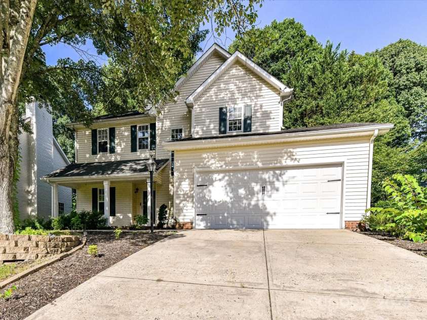 6027 Edinmeadow Lane, Charlotte, NC 28269.  MLS# CAR4284347, YatesRealty ID 8297. 