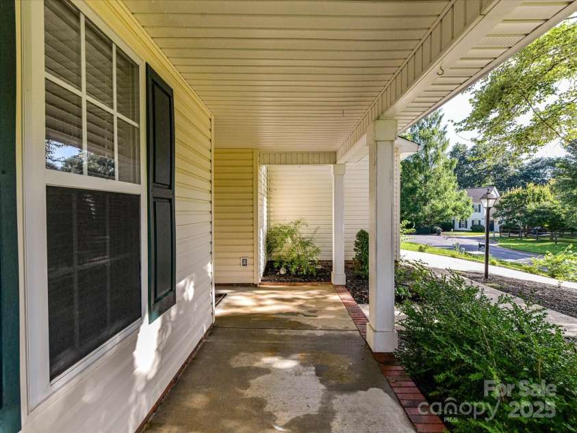 6027 Edinmeadow Lane, Charlotte, NC 28269.  MLS# CAR4284347, YatesRealty ID 8297. 
