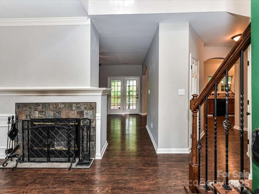 6027 Edinmeadow Lane, Charlotte, NC 28269.  MLS# CAR4284347, YatesRealty ID 8297. 