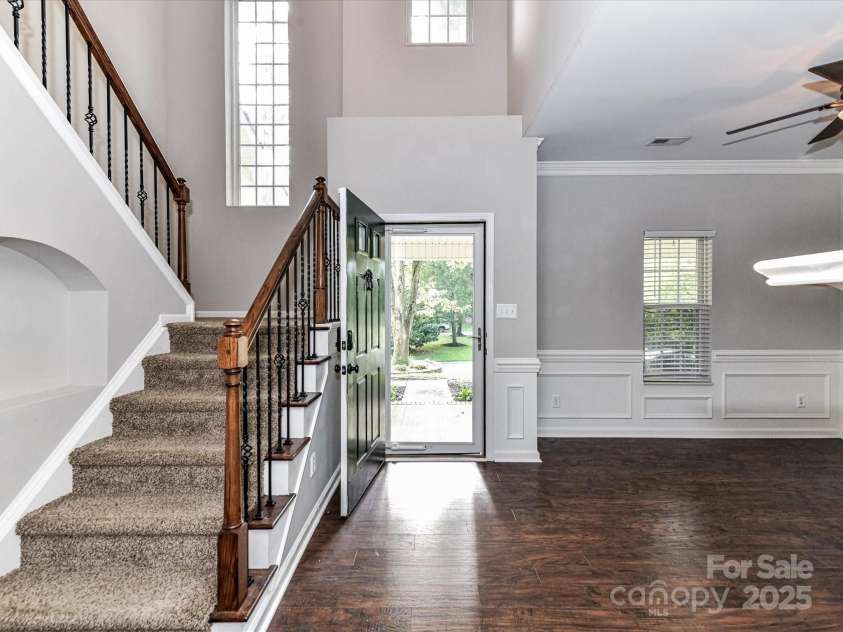 6027 Edinmeadow Lane, Charlotte, NC 28269.  MLS# CAR4284347, YatesRealty ID 8297. 