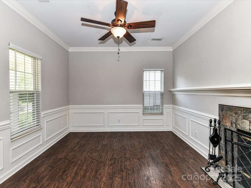 6027 Edinmeadow Lane, Charlotte, NC 28269.  MLS# CAR4284347, YatesRealty ID 8297. 