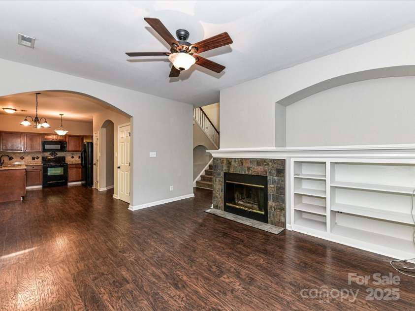 6027 Edinmeadow Lane, Charlotte, NC 28269.  MLS# CAR4284347, YatesRealty ID 8297. 