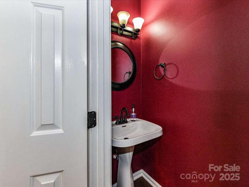 6027 Edinmeadow Lane, Charlotte, NC 28269.  MLS# CAR4284347, YatesRealty ID 8297. 