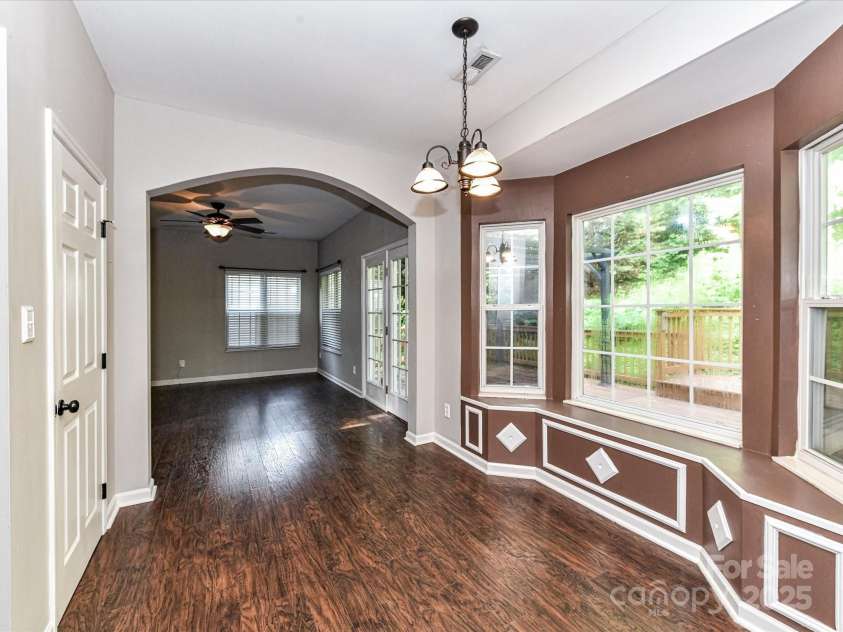 6027 Edinmeadow Lane, Charlotte, NC 28269.  MLS# CAR4284347, YatesRealty ID 8297. 