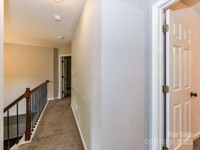 6027 Edinmeadow Lane, Charlotte, NC 28269.  MLS# CAR4284347, YatesRealty ID 8297. 